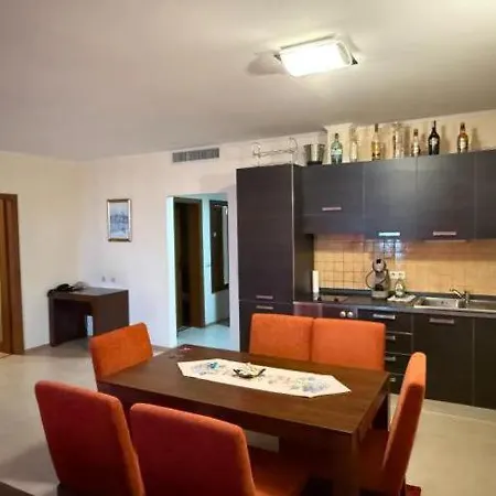 двуспален сънсет ризорт с фронтален изглед към море Apartman *