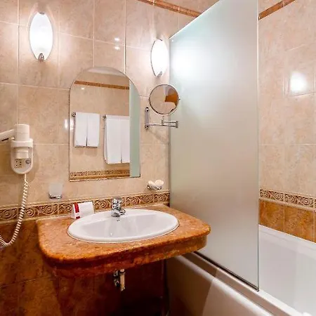 двуспален сънсет ризорт с фронтален изглед към море Apartmán