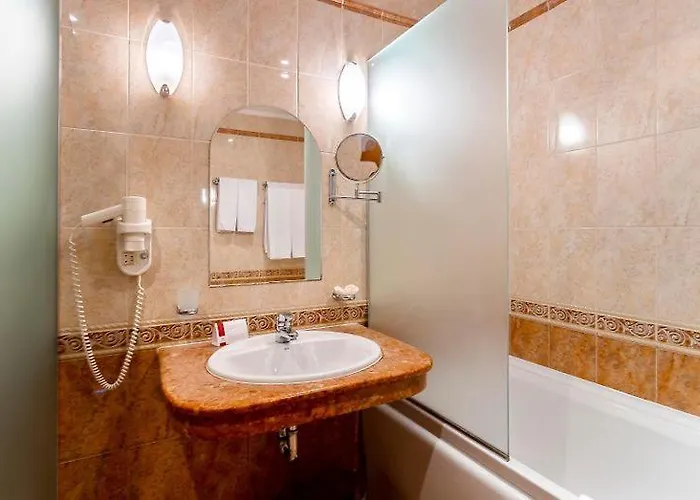 двуспален сънсет ризорт с фронтален изглед към море Apartmán